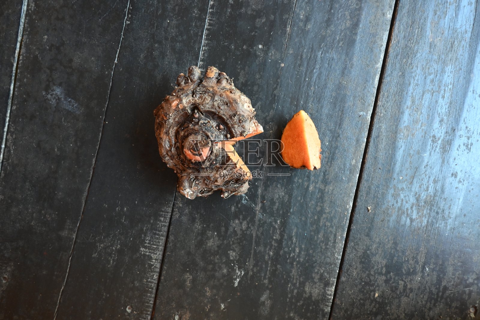 白斑巨魔芋。照片摄影图片