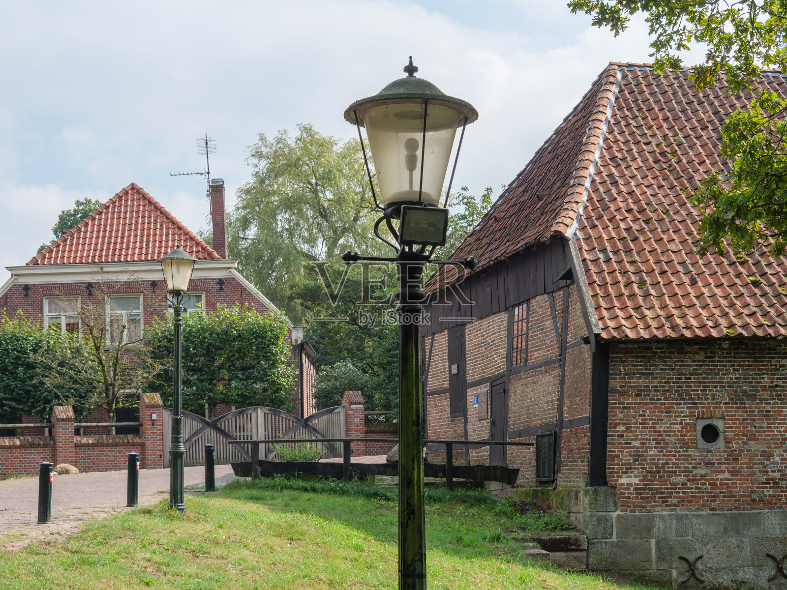 夏末时分在荷兰哈克斯卑尔根市附近徒步旅行照片摄影图片