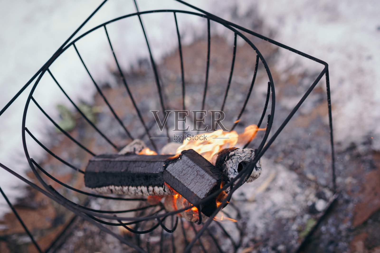 燃烧着火焰照片摄影图片