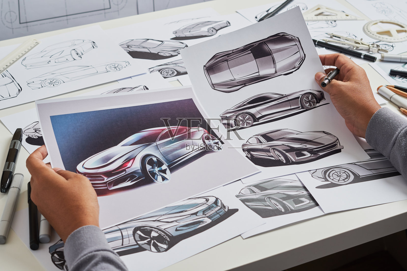 设计师工程师汽车designÂ图纸草图开发原型概念车工业创意。照片摄影图片