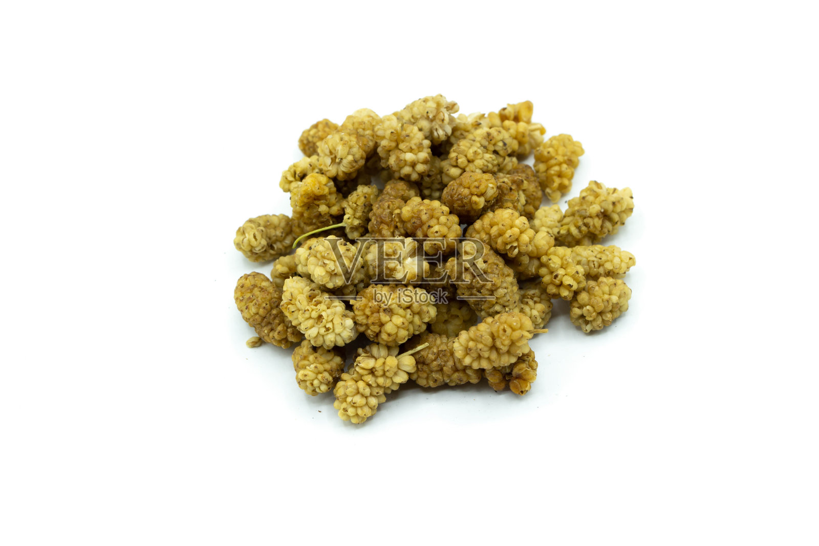 在白色背景上孤立的干桑葚照片摄影图片