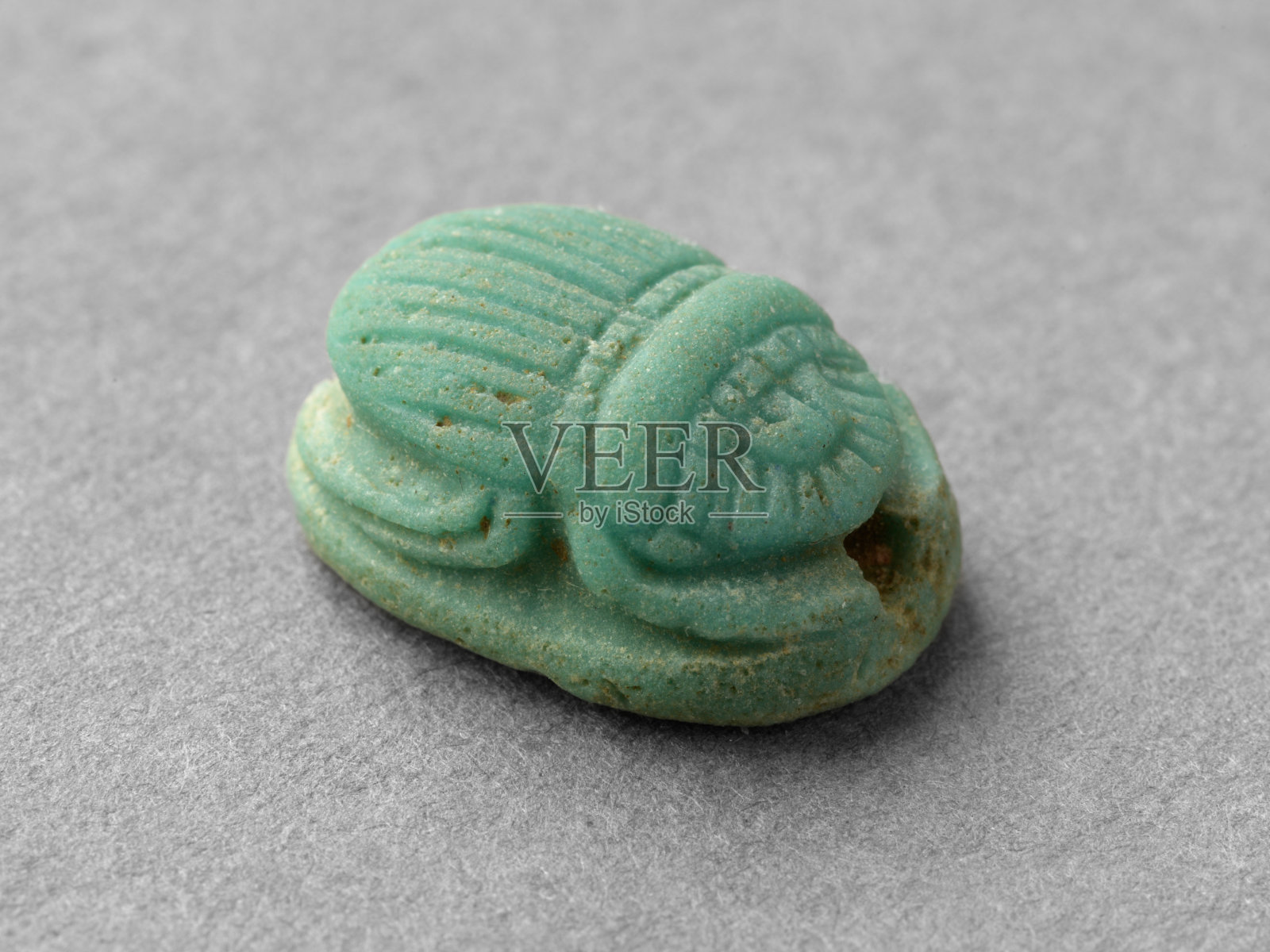 埃及釉彩圣甲虫护身符照片摄影图片