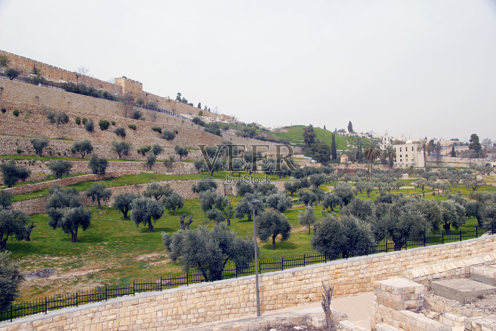 金门墙和下面汲沦谷的广阔视野照片摄影图片