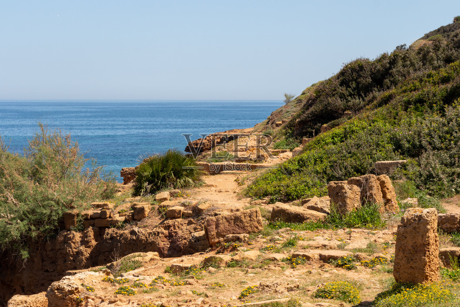 蒂帕萨(Tipasa)的罗马考古公园遗址，阿尔及利亚。照片摄影图片