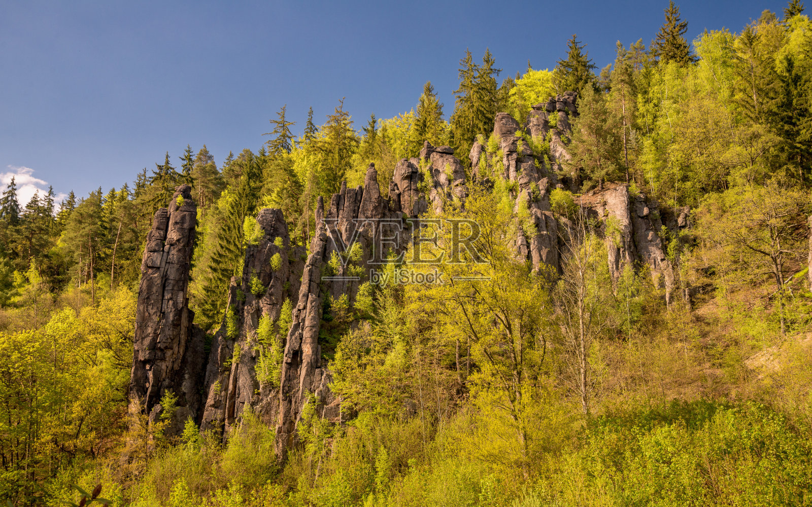 卡罗维发利附近的斯瓦托洛什岩石照片摄影图片