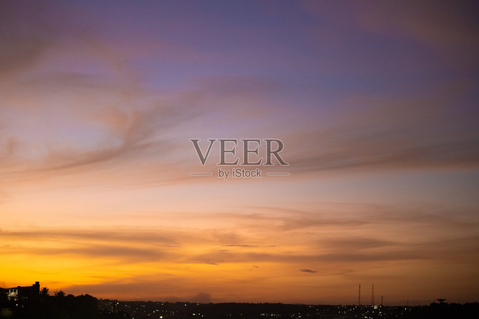 傍晚的天空照片摄影图片