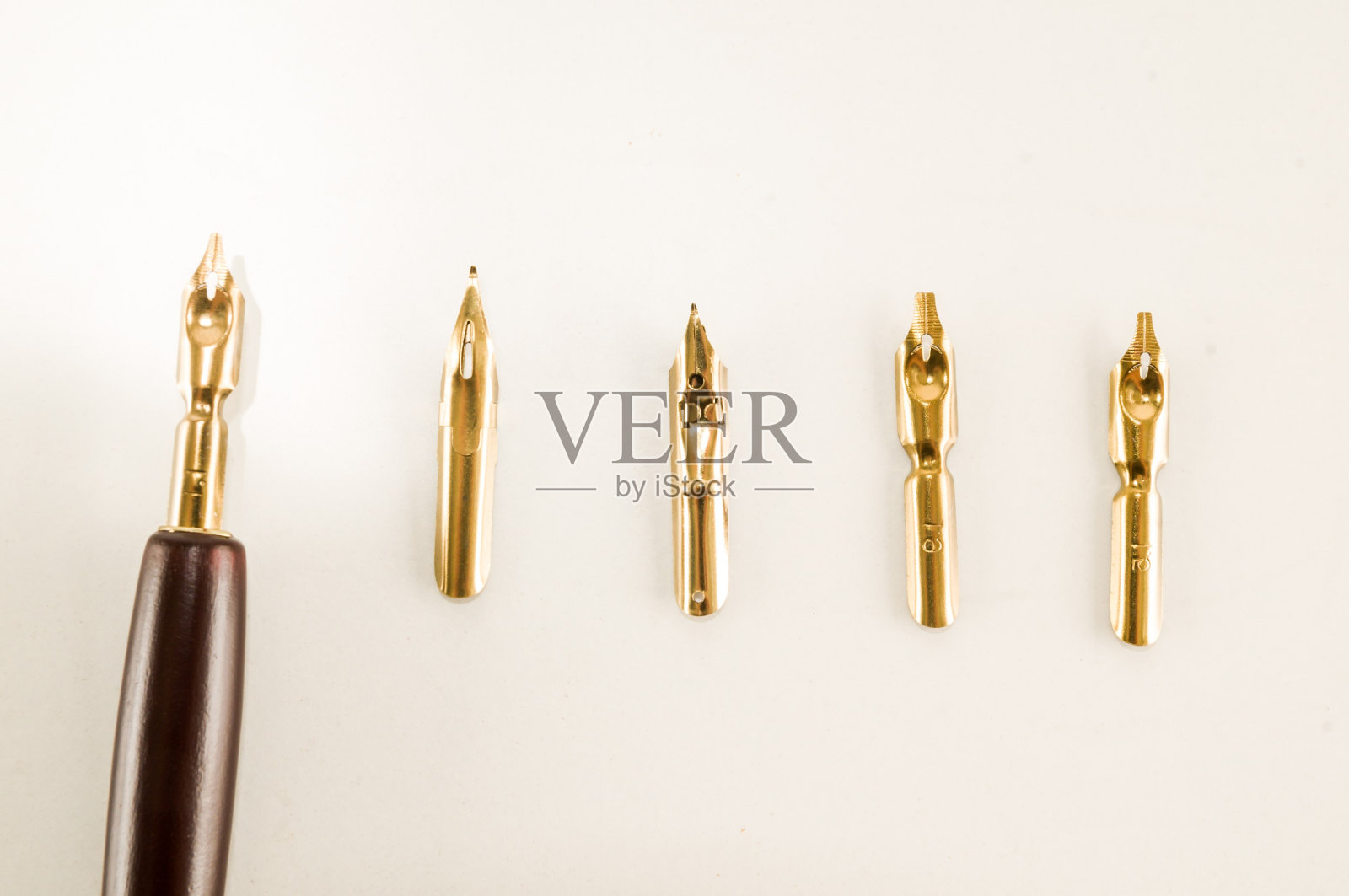 古董墨笔底色照片摄影图片