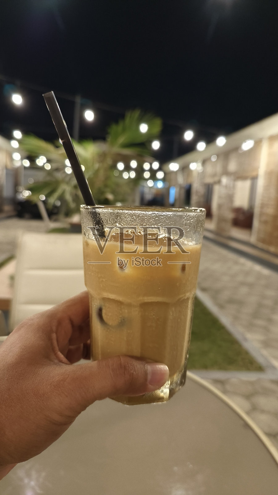 咖啡榛子拿铁照片摄影图片