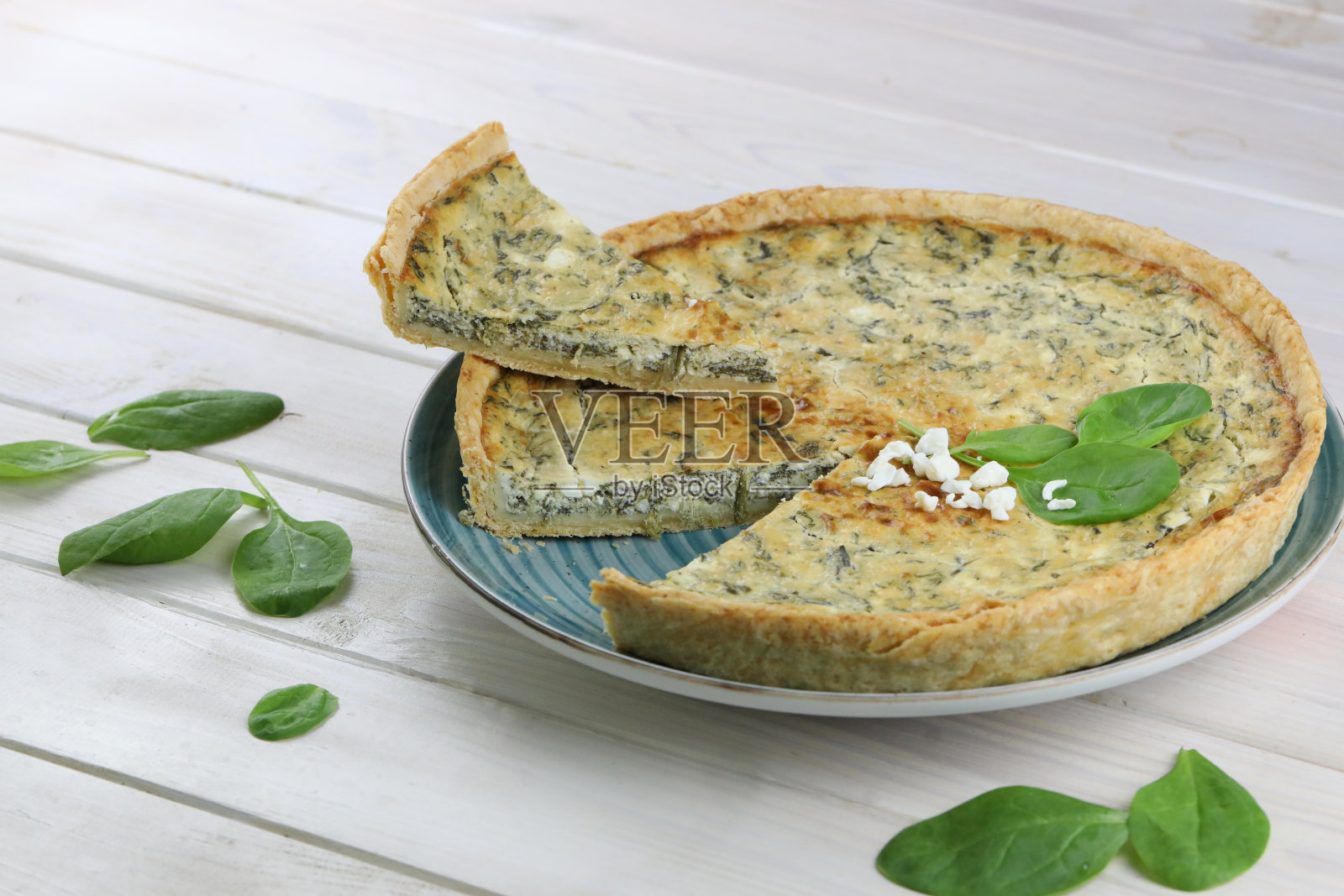 奶酪菠菜乳蛋饼照片摄影图片