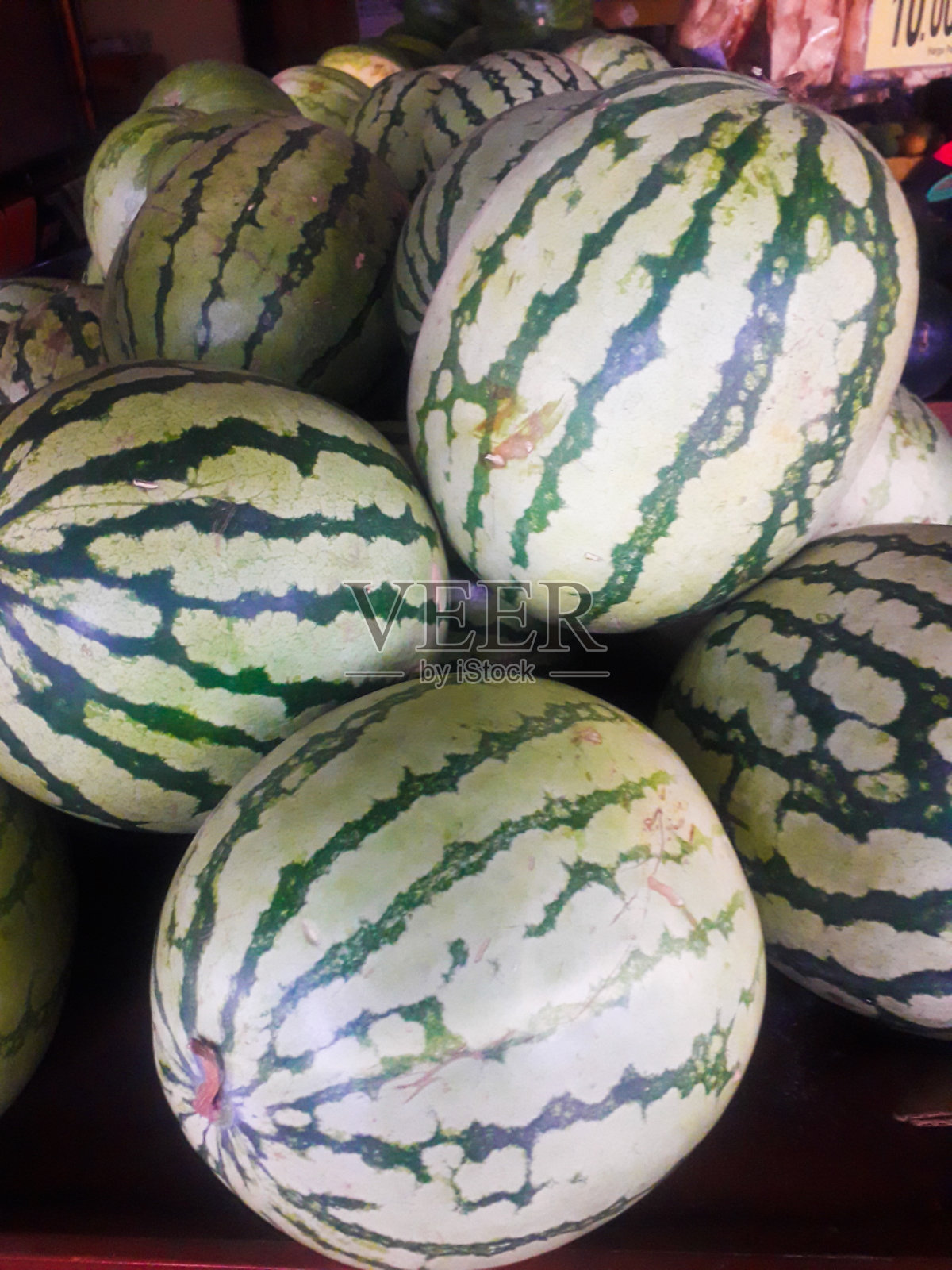 西瓜对健康很有好处照片摄影图片