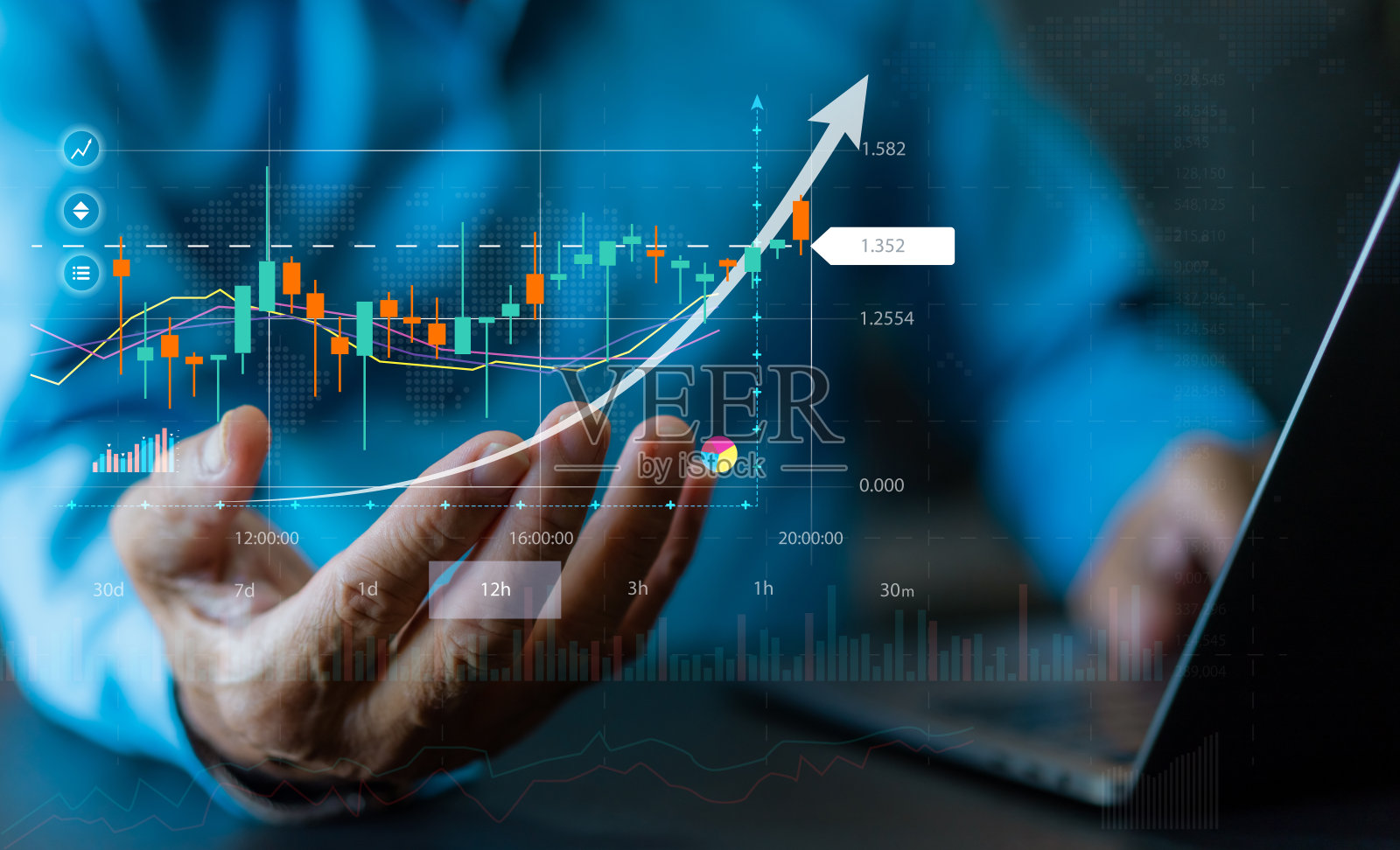 商人握钱经济增长、图钱、数据分析、交易员投资者、企业财务增长、股票市场、投资基金、价格、图、技术和投资照片摄影图片