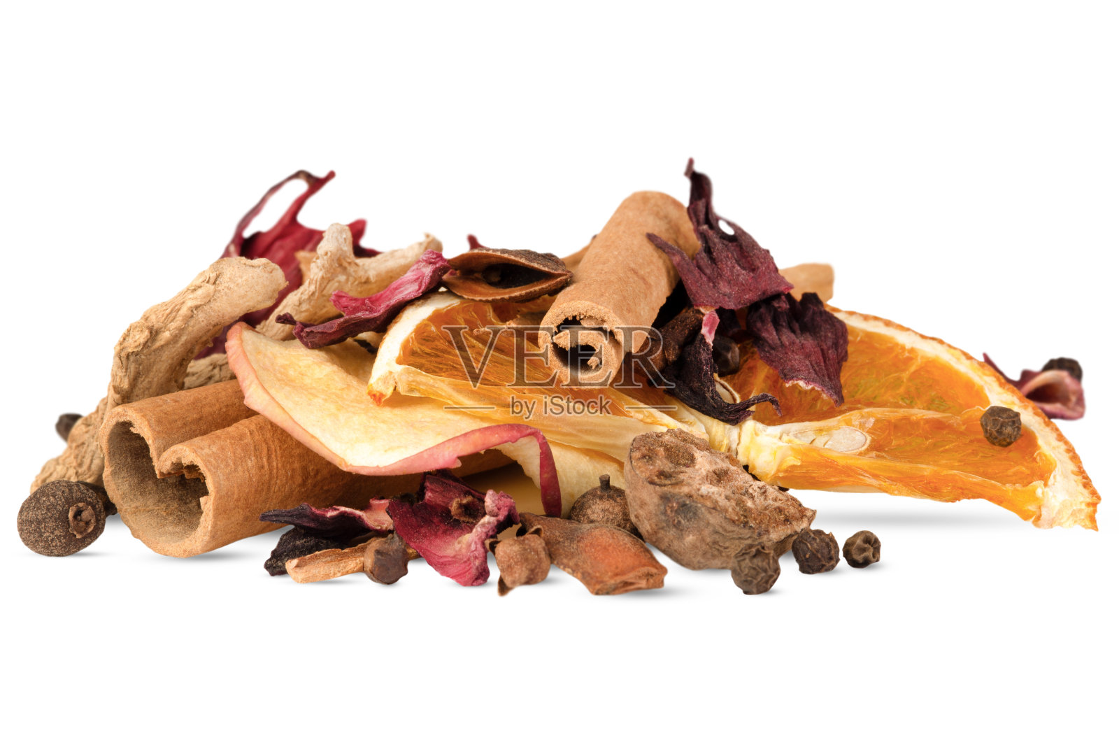 堆干香料为热葡萄酒孤立在白色背景。照片摄影图片