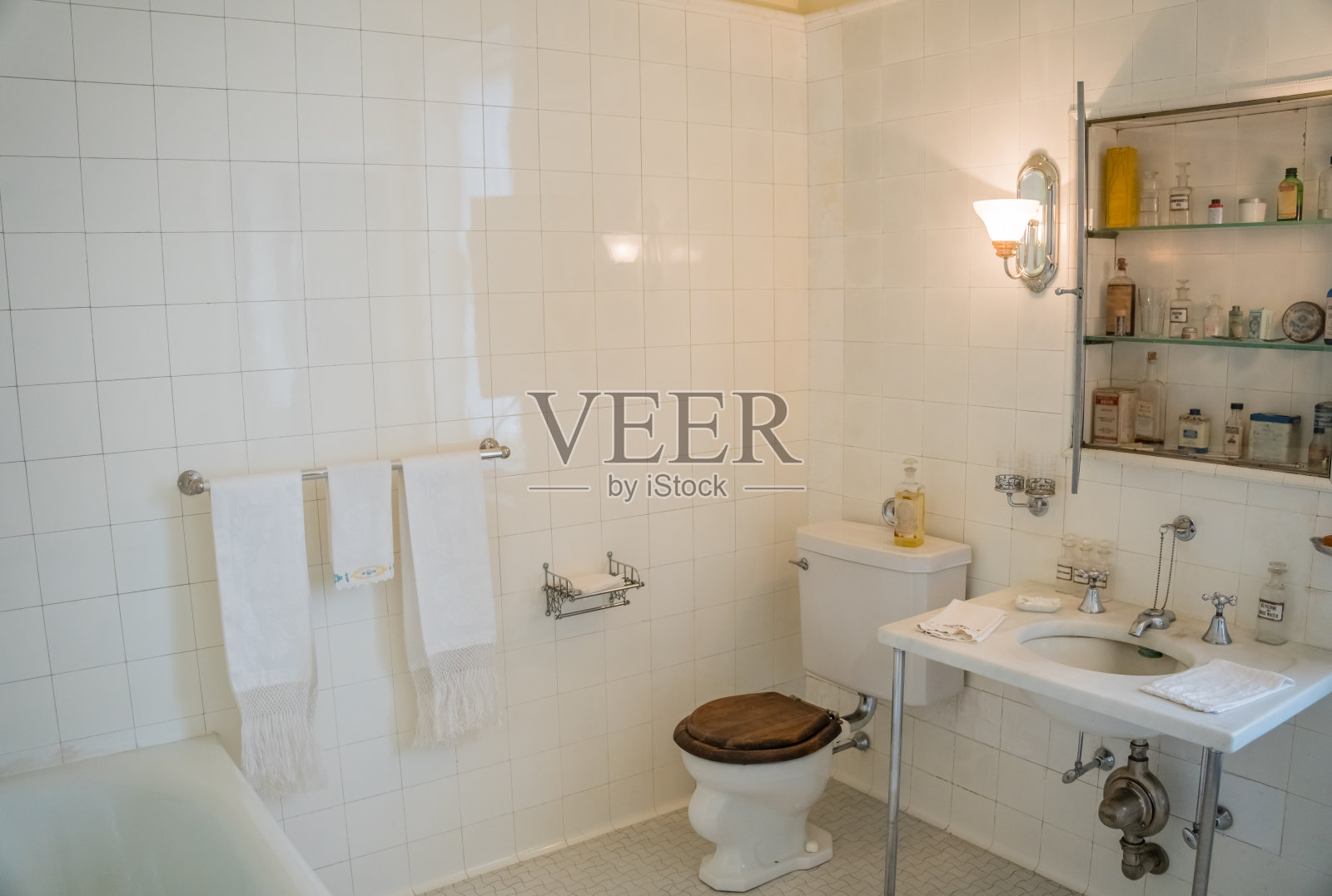 复古白色浴室照片摄影图片