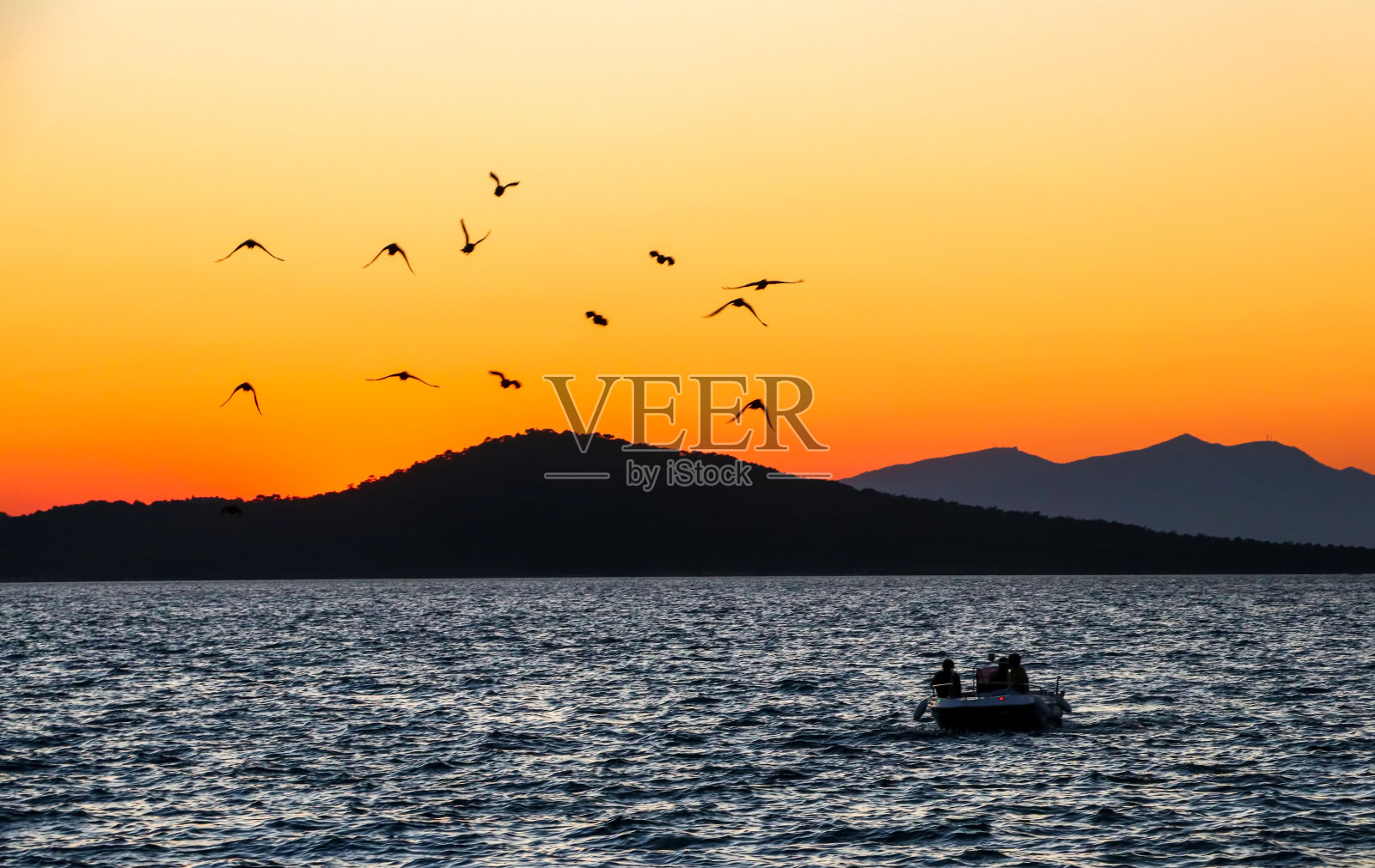 土耳其艾瓦利克的海港日落照片摄影图片