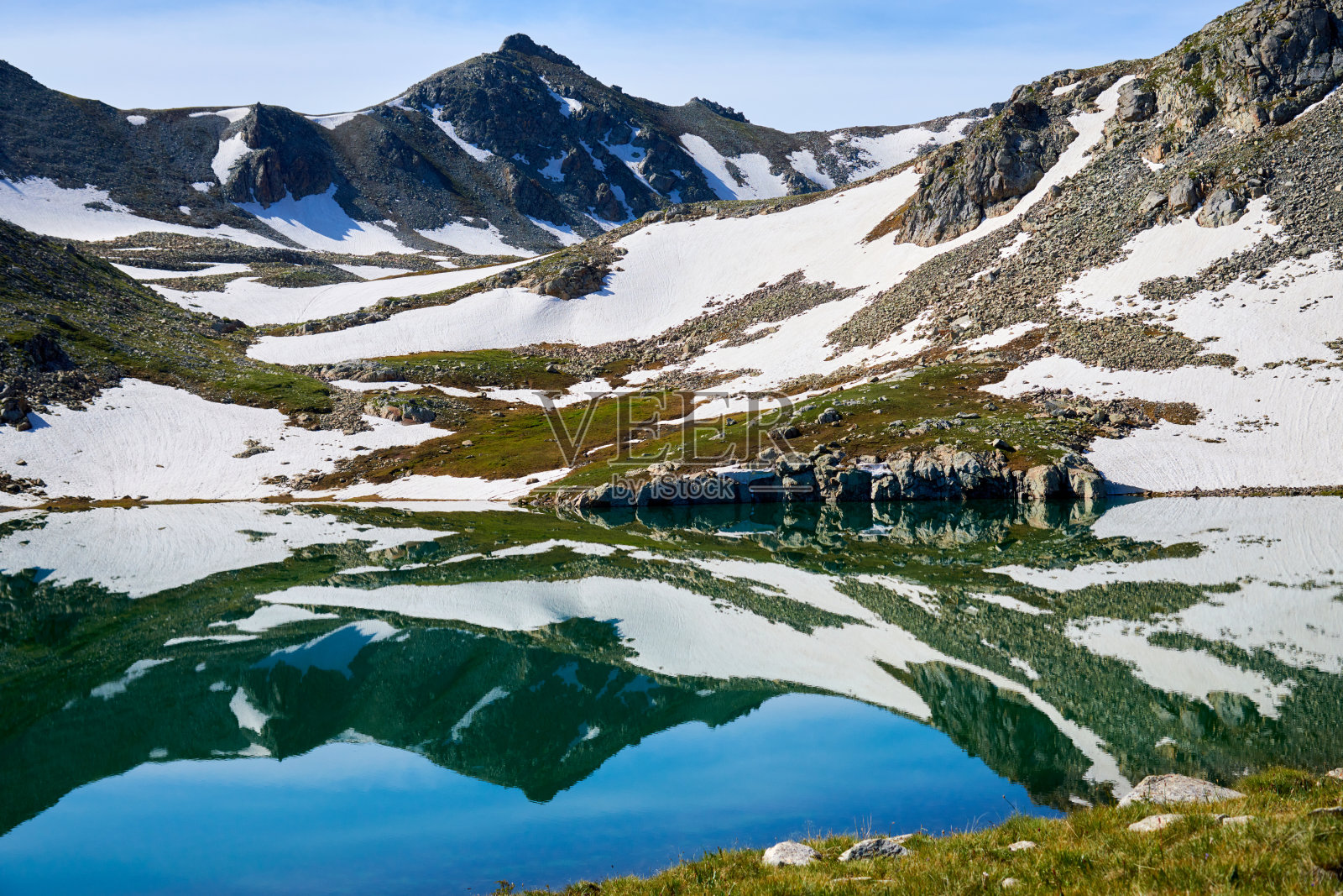 哈萨克斯坦肯苏峡谷的湖泊群照片摄影图片
