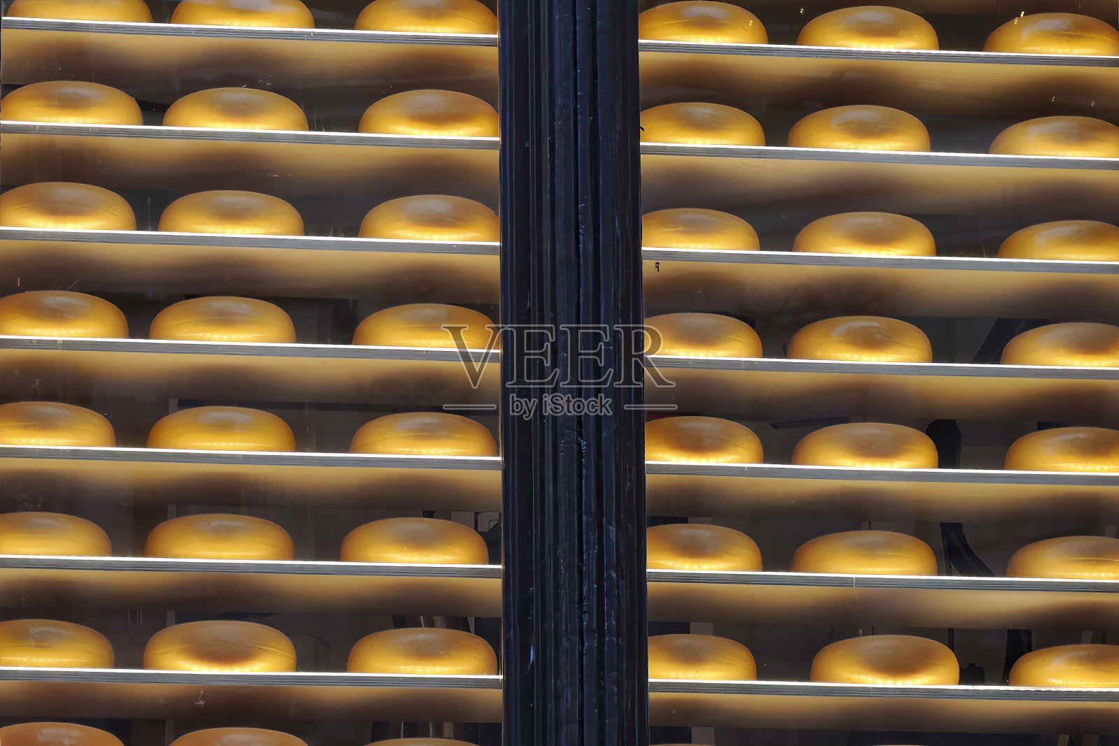 阿姆斯特丹橱窗里的荷兰豪达奶酪照片摄影图片