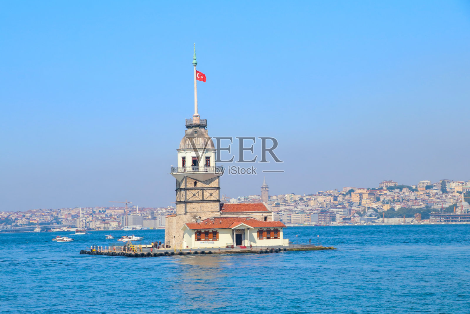 土耳其伊斯坦布尔的少女塔(Leandros塔，土耳其语:Kiz Kulesi)照片摄影图片