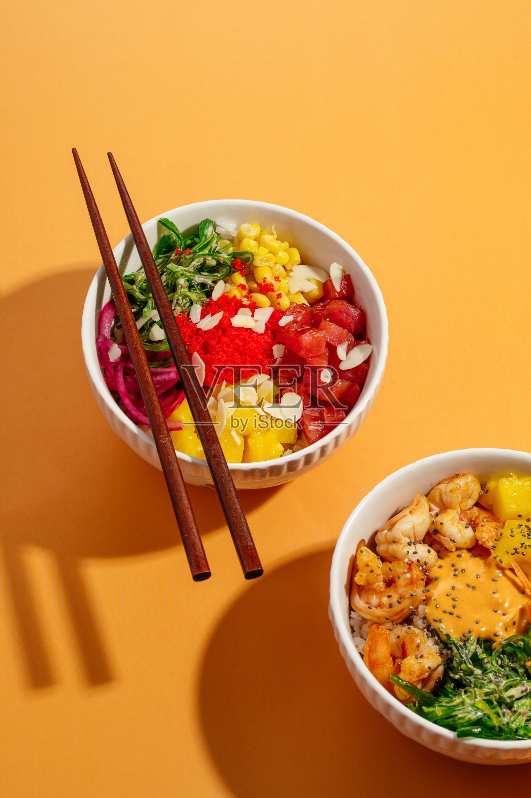 夏威夷金枪鱼泡碗配米饭照片摄影图片