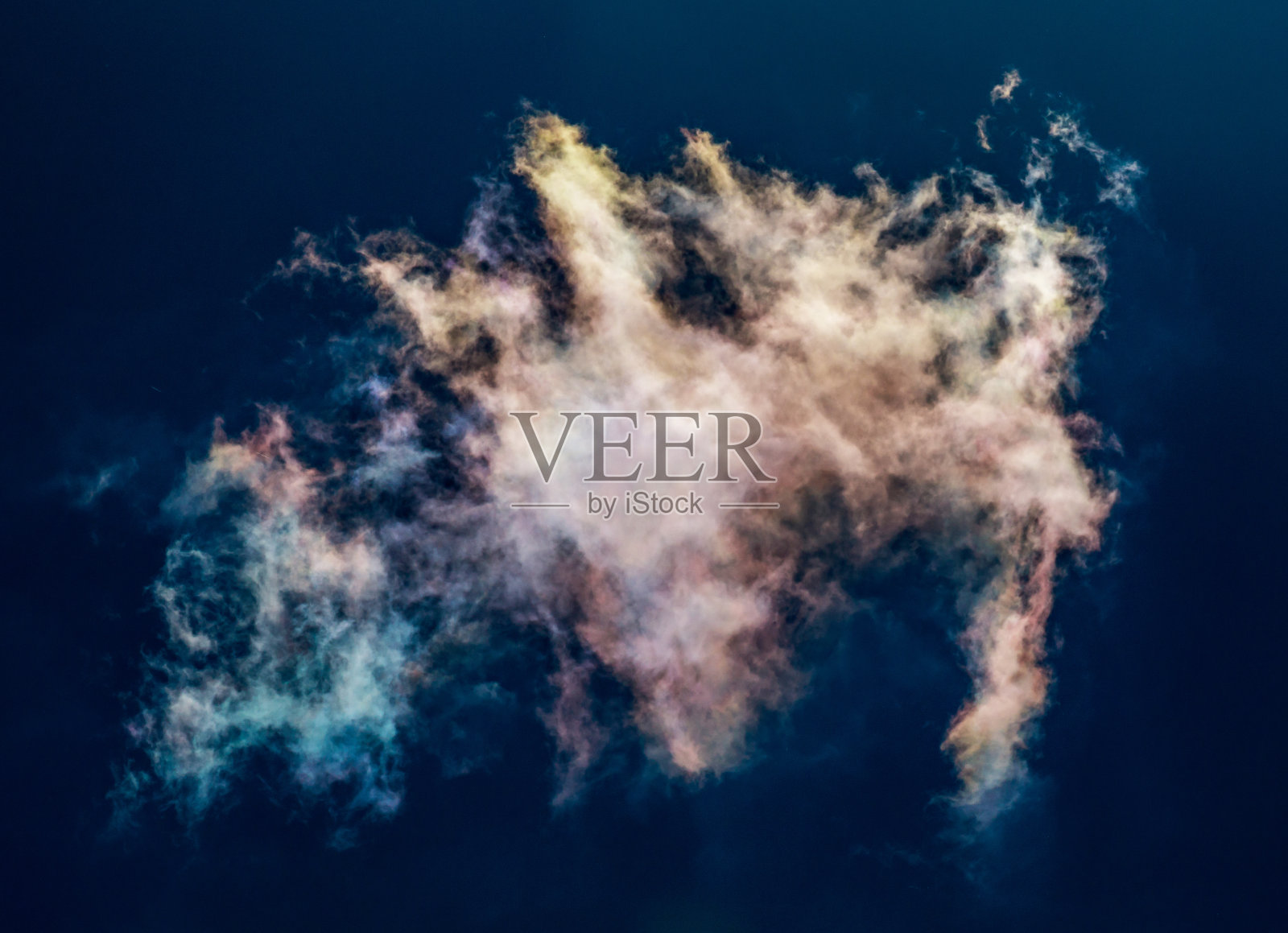 五颜六色的云在维拉乔伊萨照片摄影图片