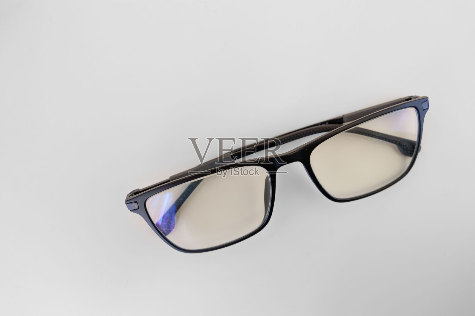 光滑的黑色框架眼镜与紫外线过滤器和抗反射涂层照片摄影图片