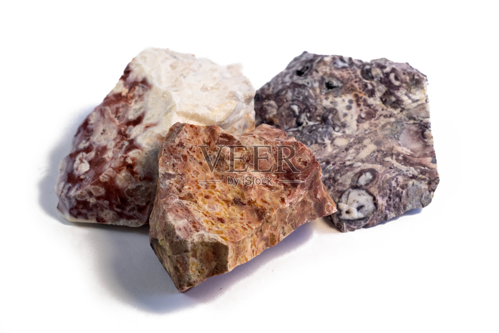 白色背景上孤立的泥质片岩照片摄影图片