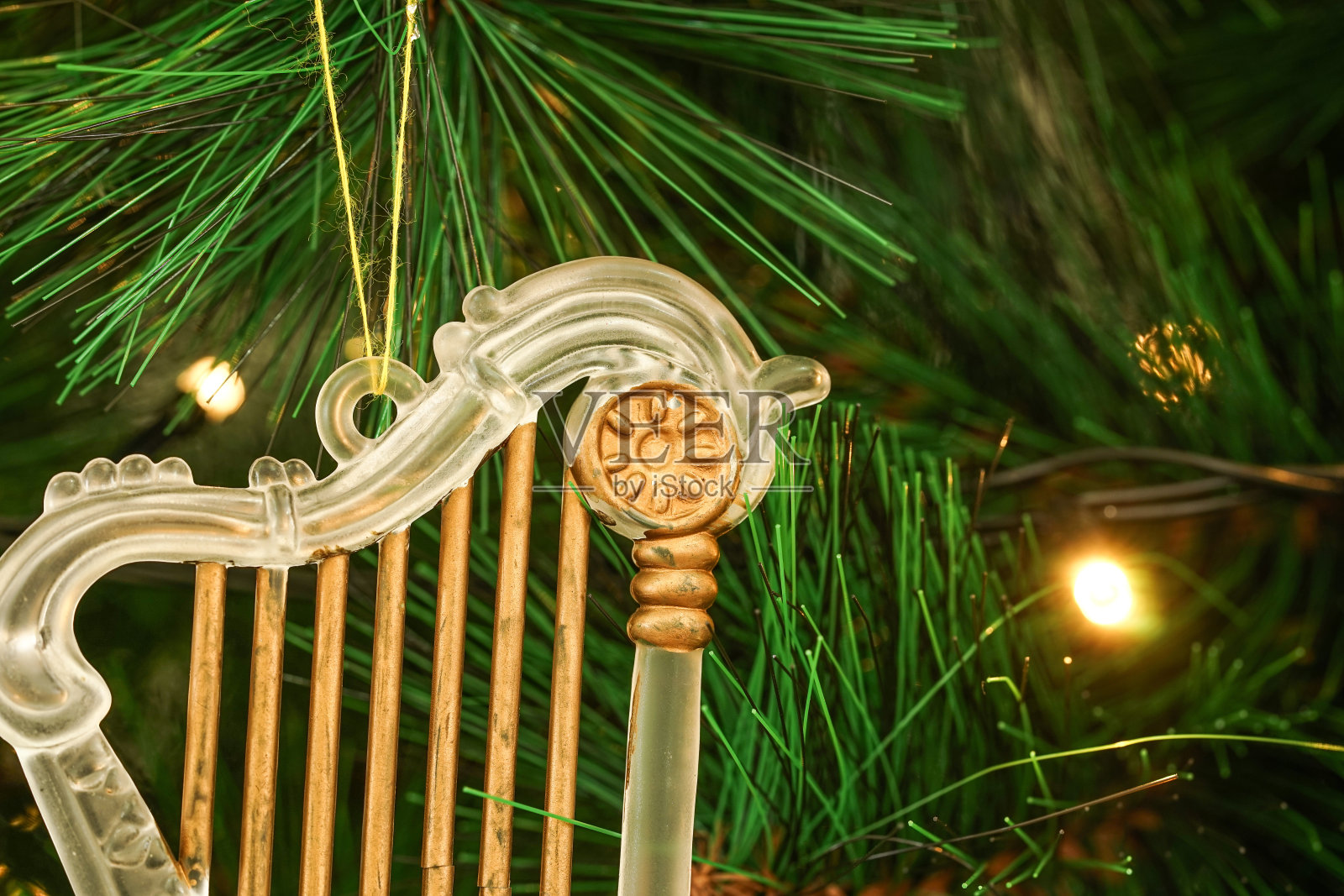 圣诞装饰品微距摄影。照片摄影图片