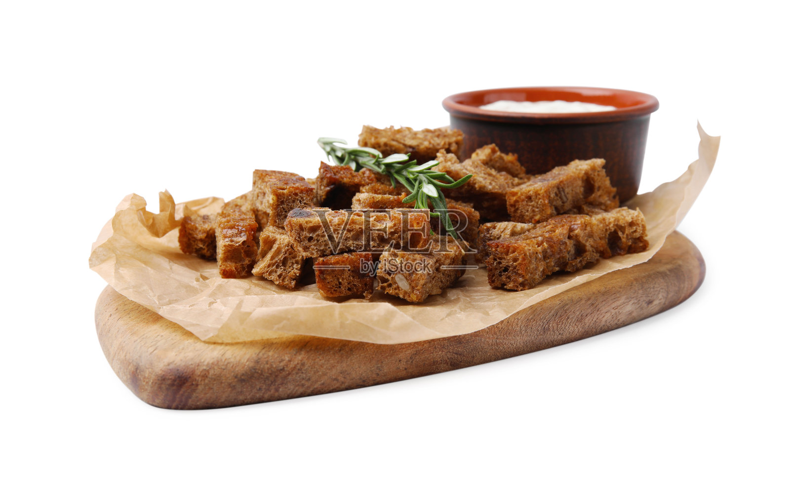 酥脆的烤面包，配上迷迭香和酱汁照片摄影图片