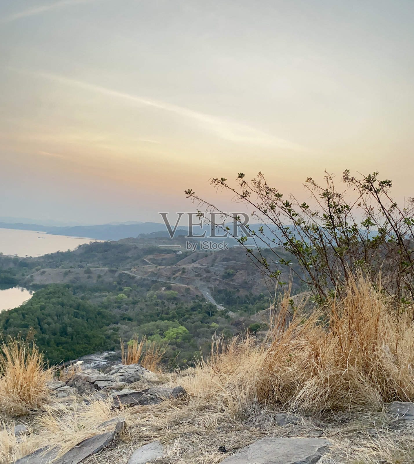 美丽的西尔维娅山，纳闽巴霍，印度尼西亚照片摄影图片