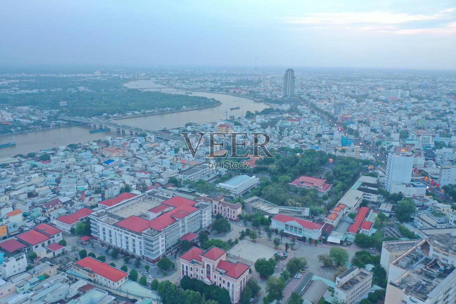 西部首府芹苴的金色阳光照片摄影图片