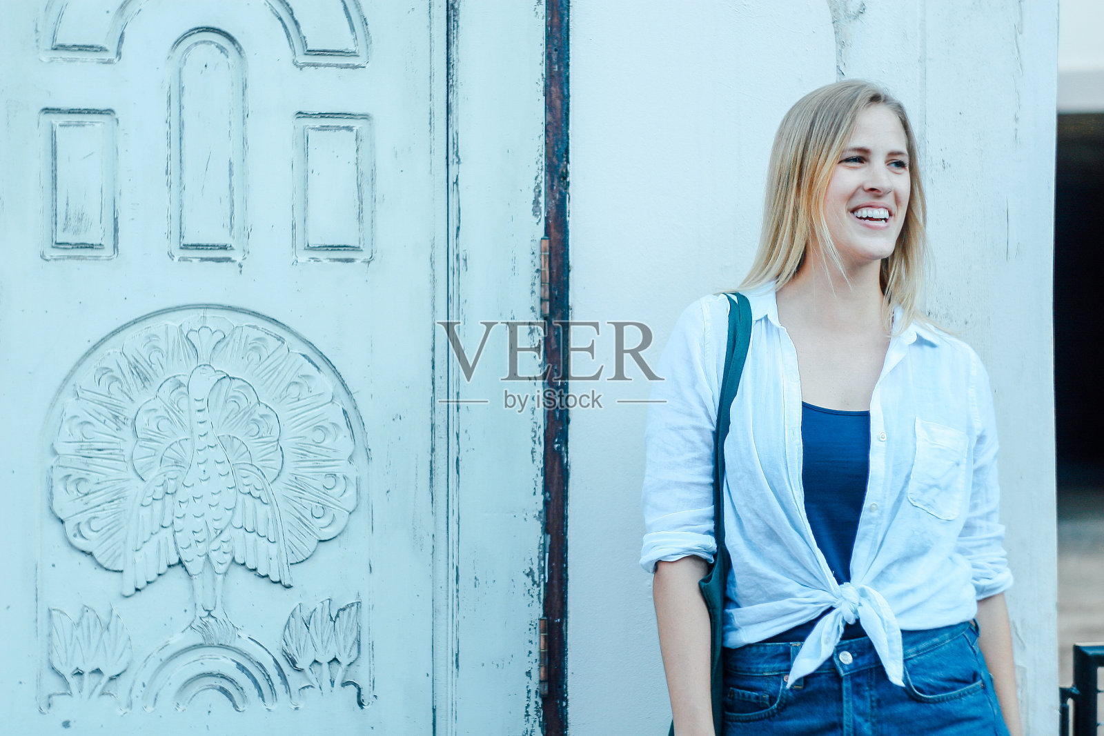 可爱的金发女孩照片摄影图片