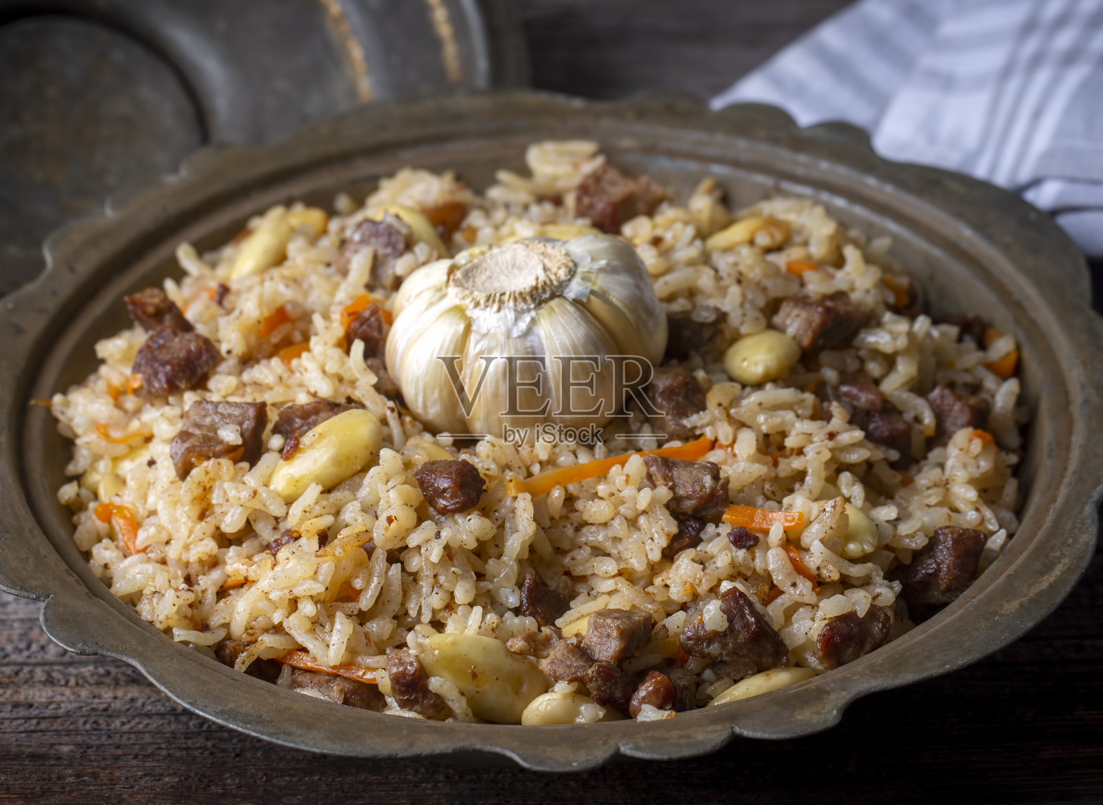 传统美食，乌兹别克抓饭(土耳其名;古代pilavi)照片摄影图片