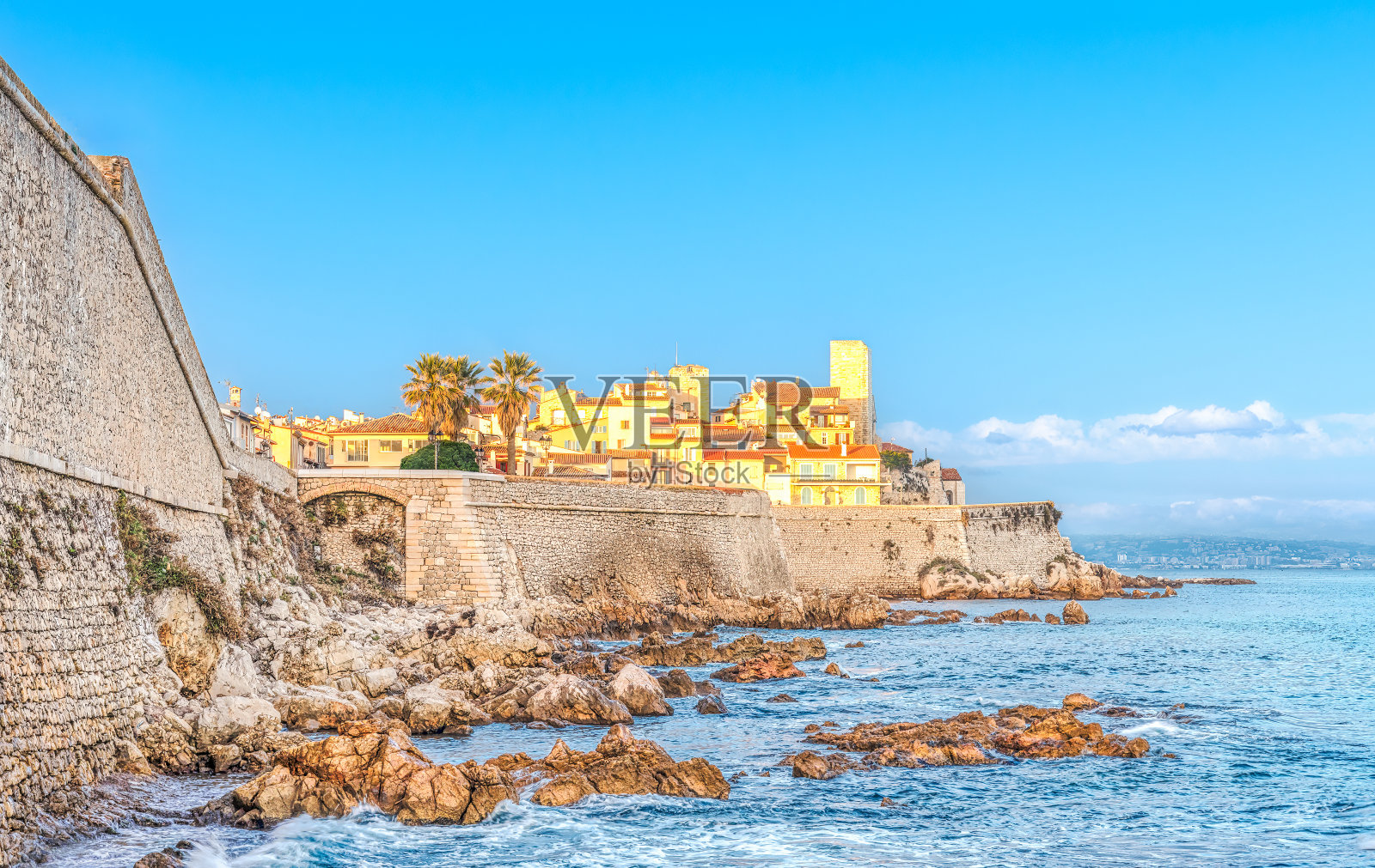 昂蒂布，蔚蓝海岸，法国里维埃拉。照片摄影图片