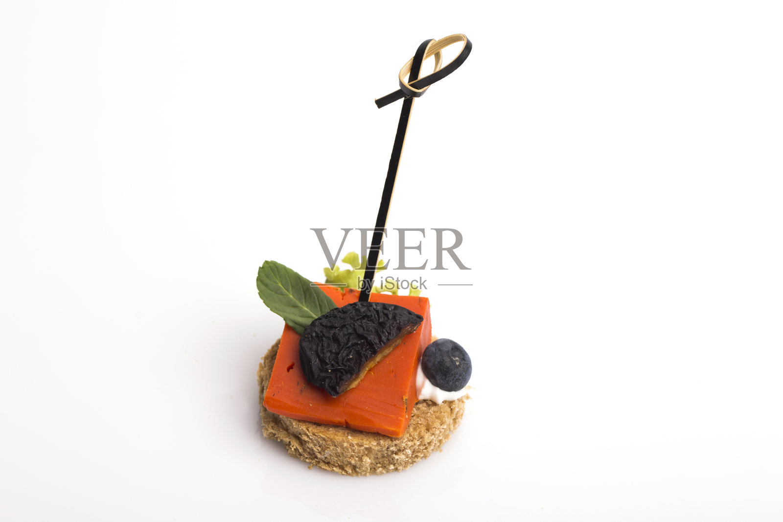 在白色背景上孤立的小点心照片摄影图片