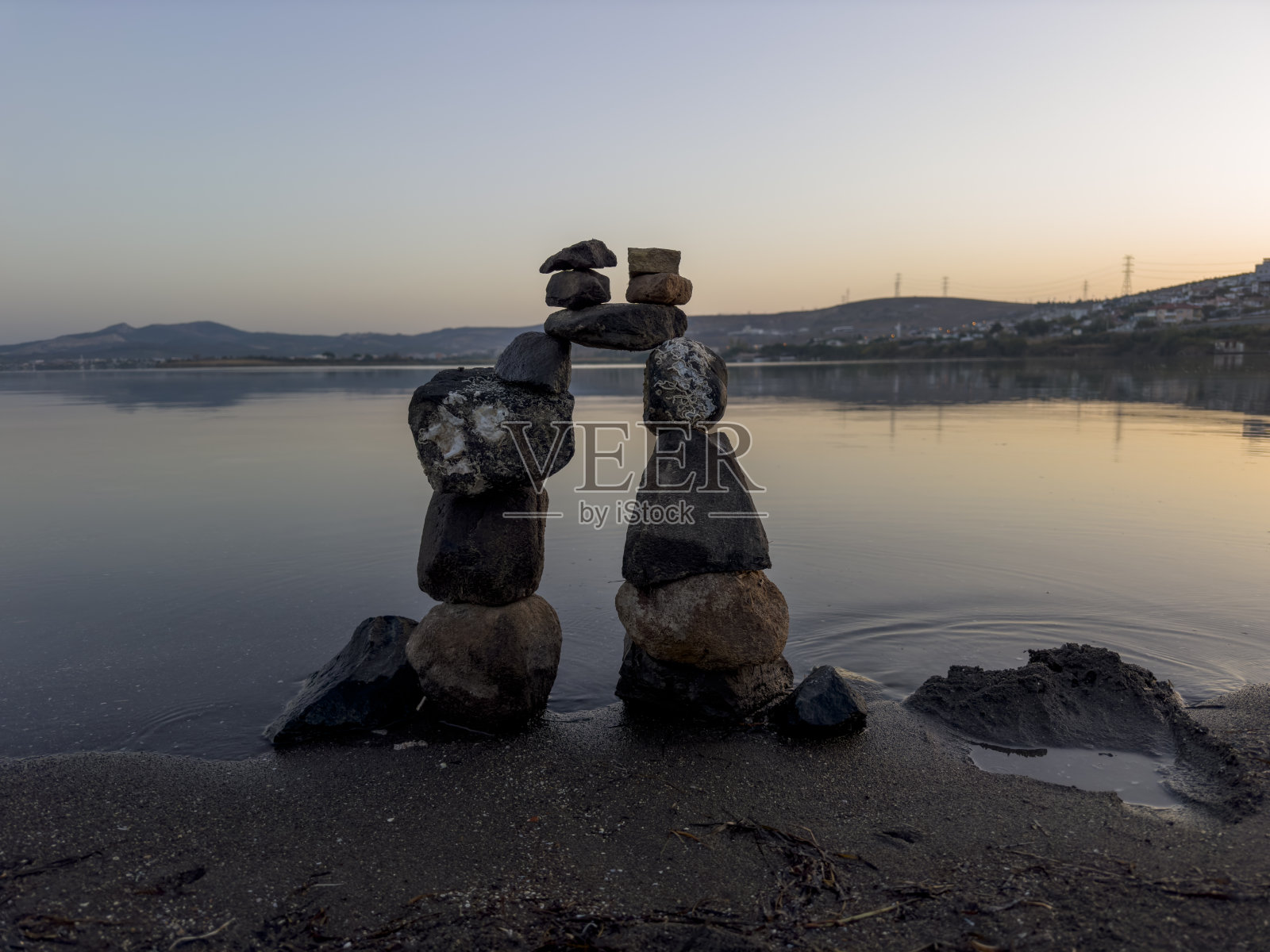 在平静的海水底部禅宗石头的纹理照片摄影图片