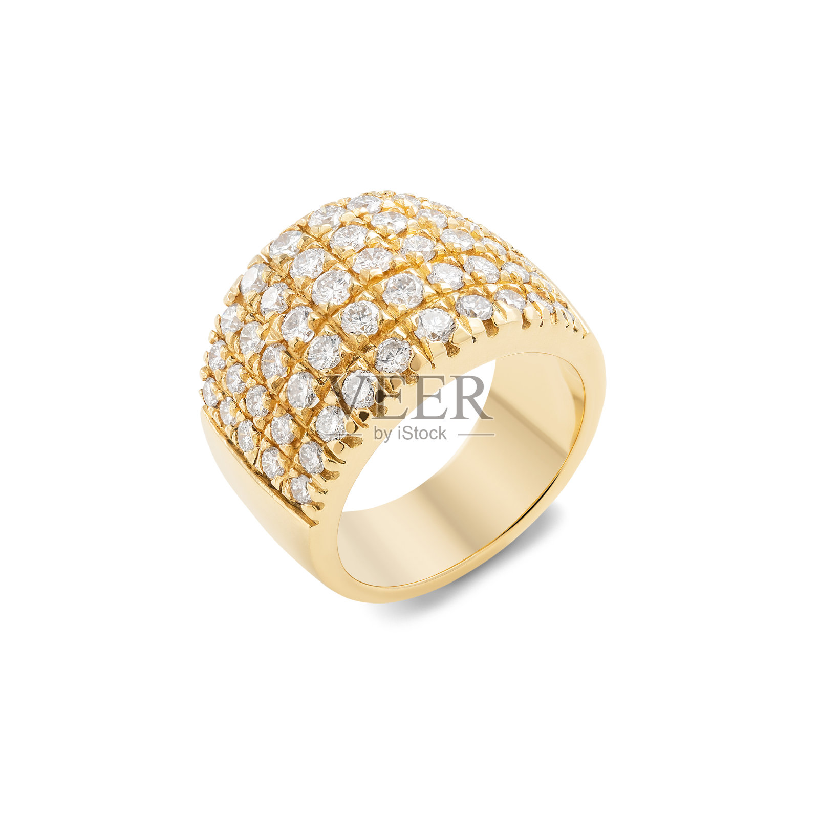 白色背景上镶有钻石的金戒指。照片摄影图片