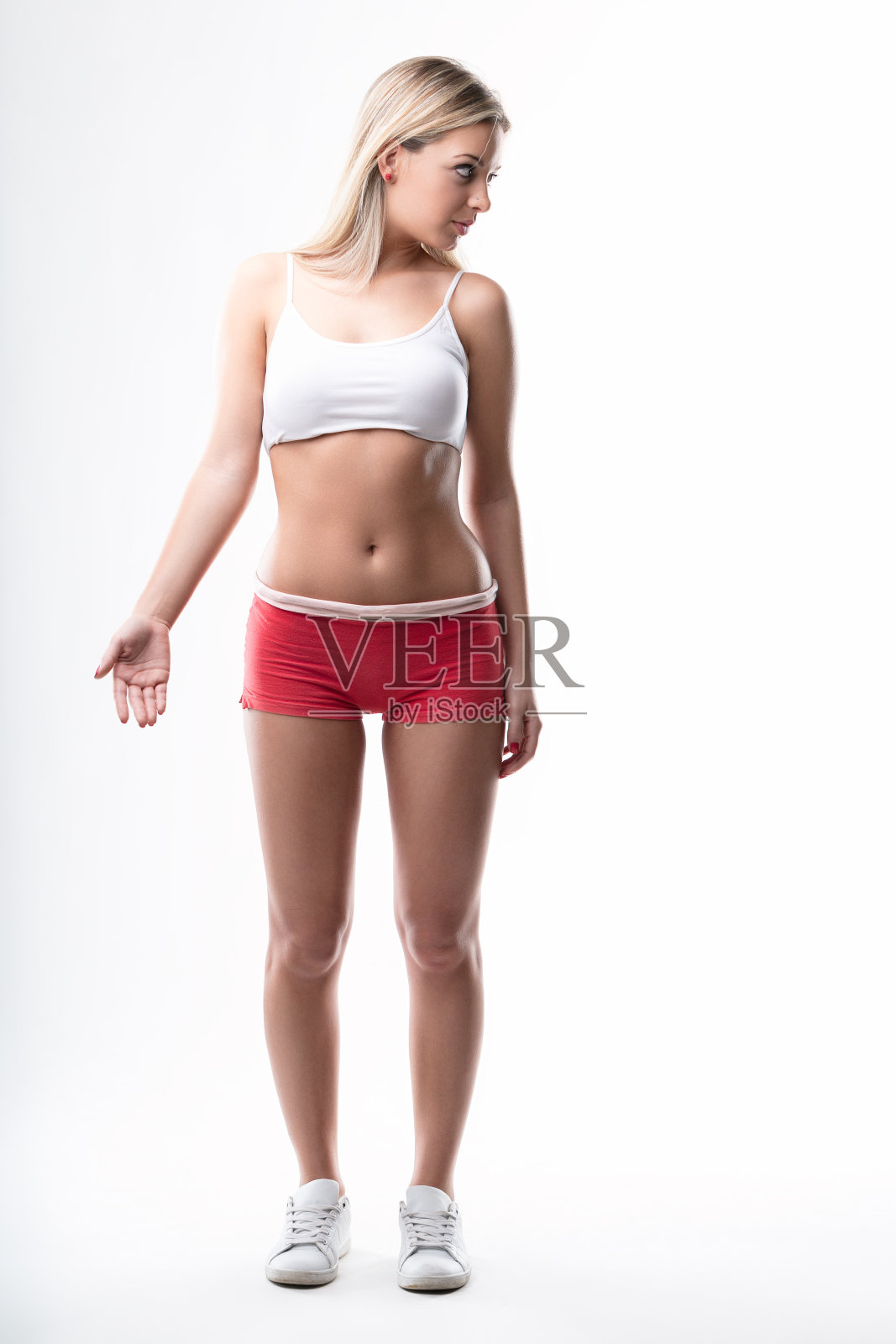 随意的姿势，严肃的健康承诺照片摄影图片