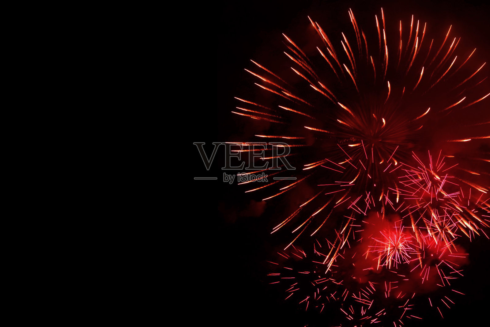 晚上的圣诞焰火照片摄影图片