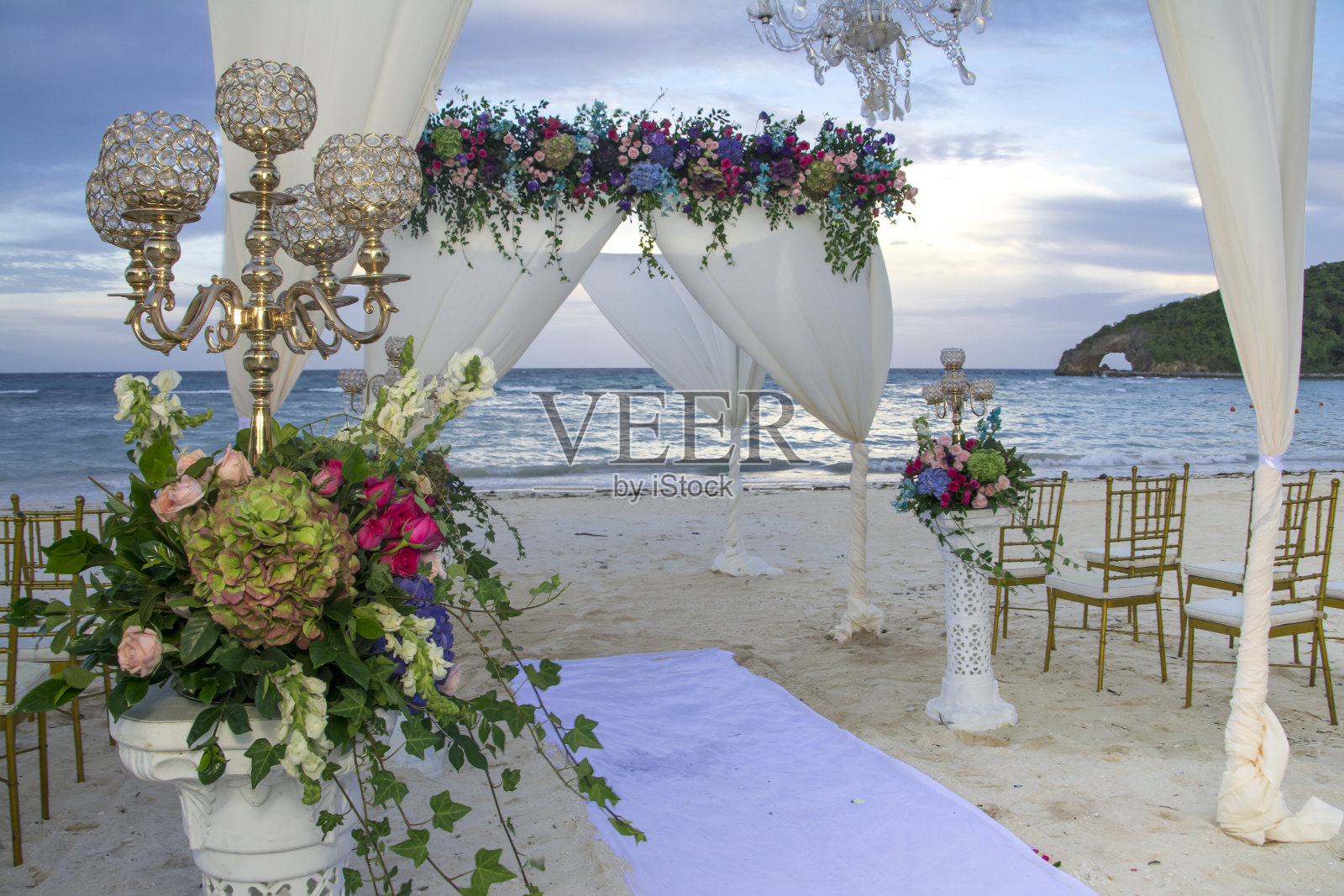 一场浪漫的海滨婚礼照片摄影图片