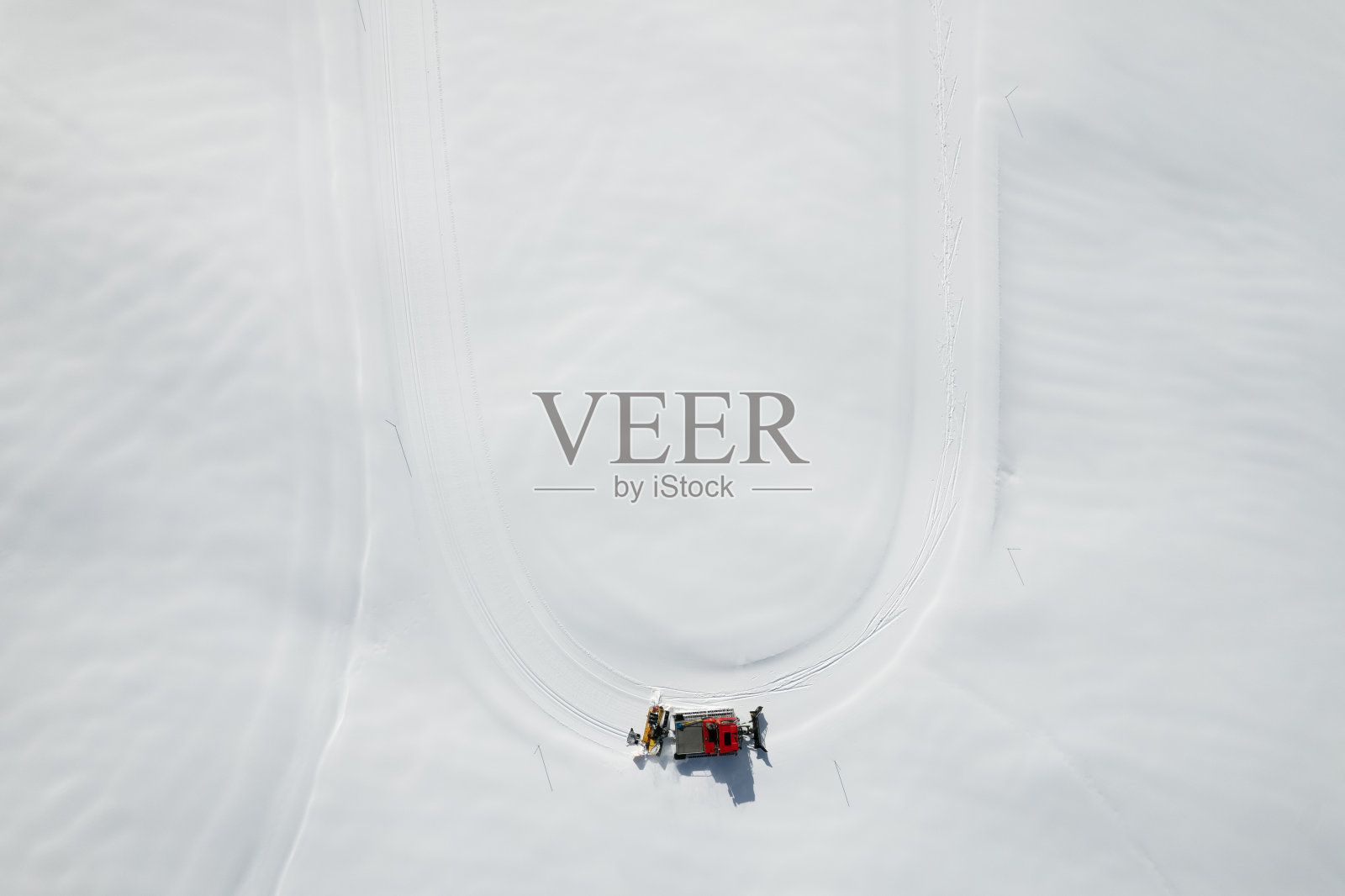 Pistenbully在工作照片摄影图片