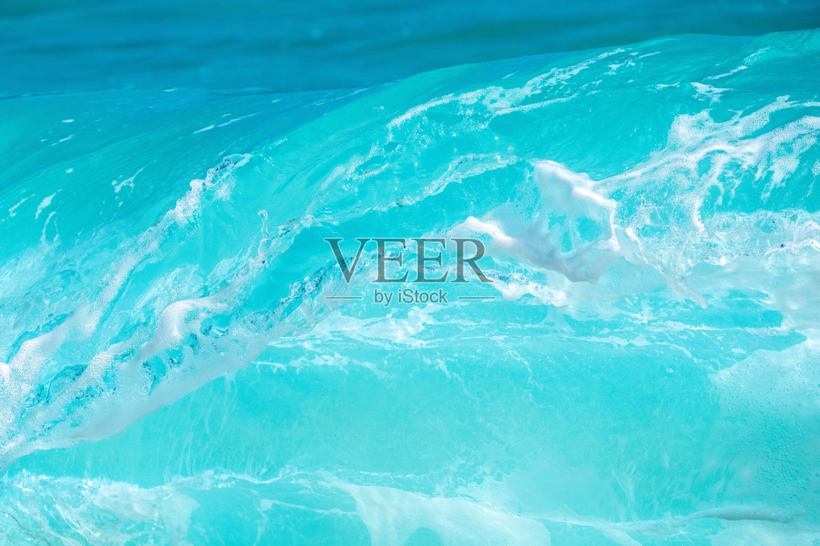 有白色沙滩和蓝色海水的坎昆海滩。照片摄影图片