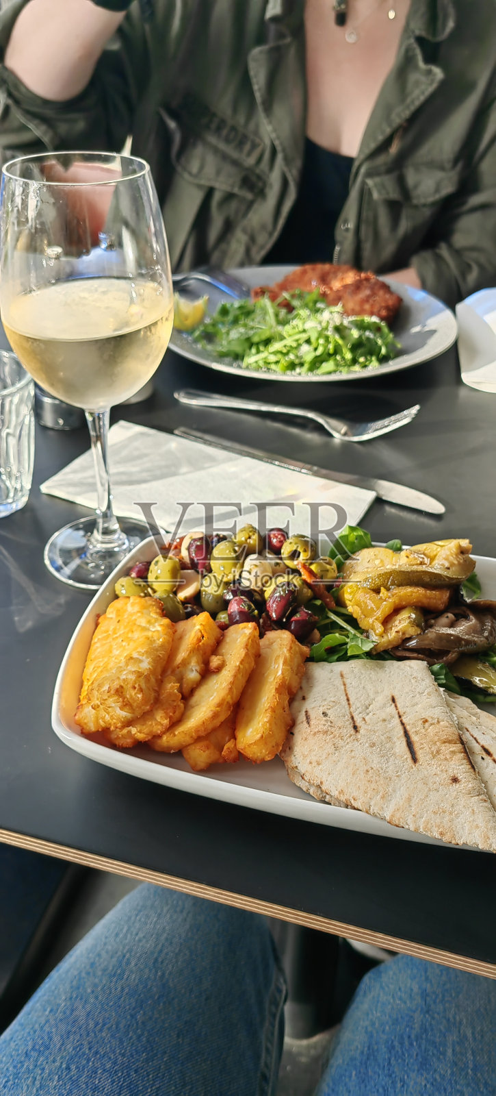 任务板-午餐时间照片摄影图片