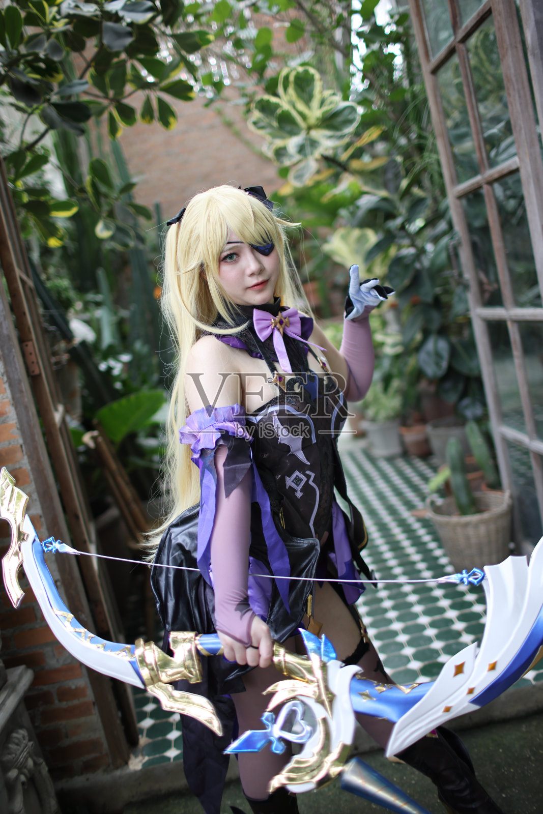 一个美丽的年轻女子的肖像游戏Cosplay照片摄影图片