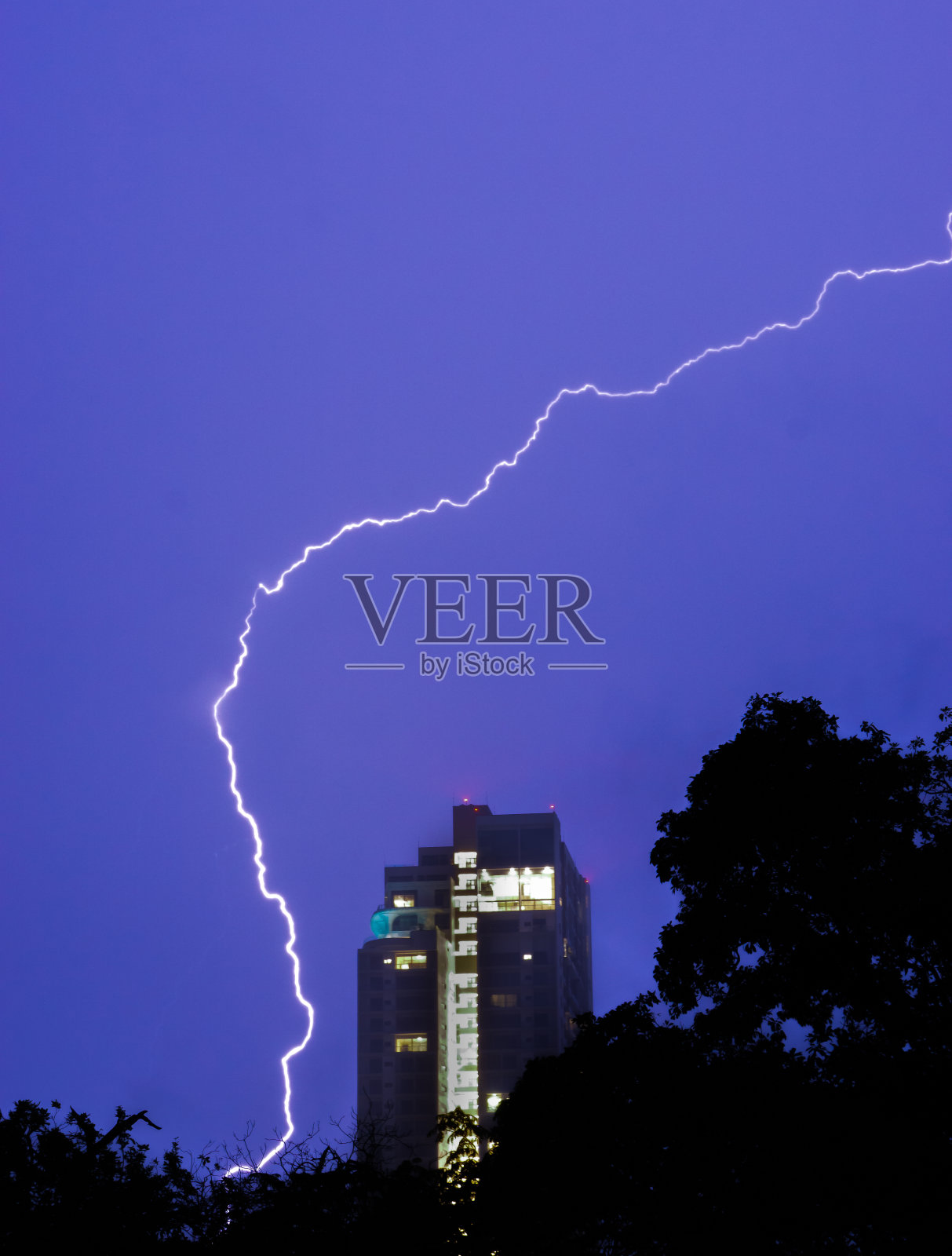 多雨的照明照片摄影图片