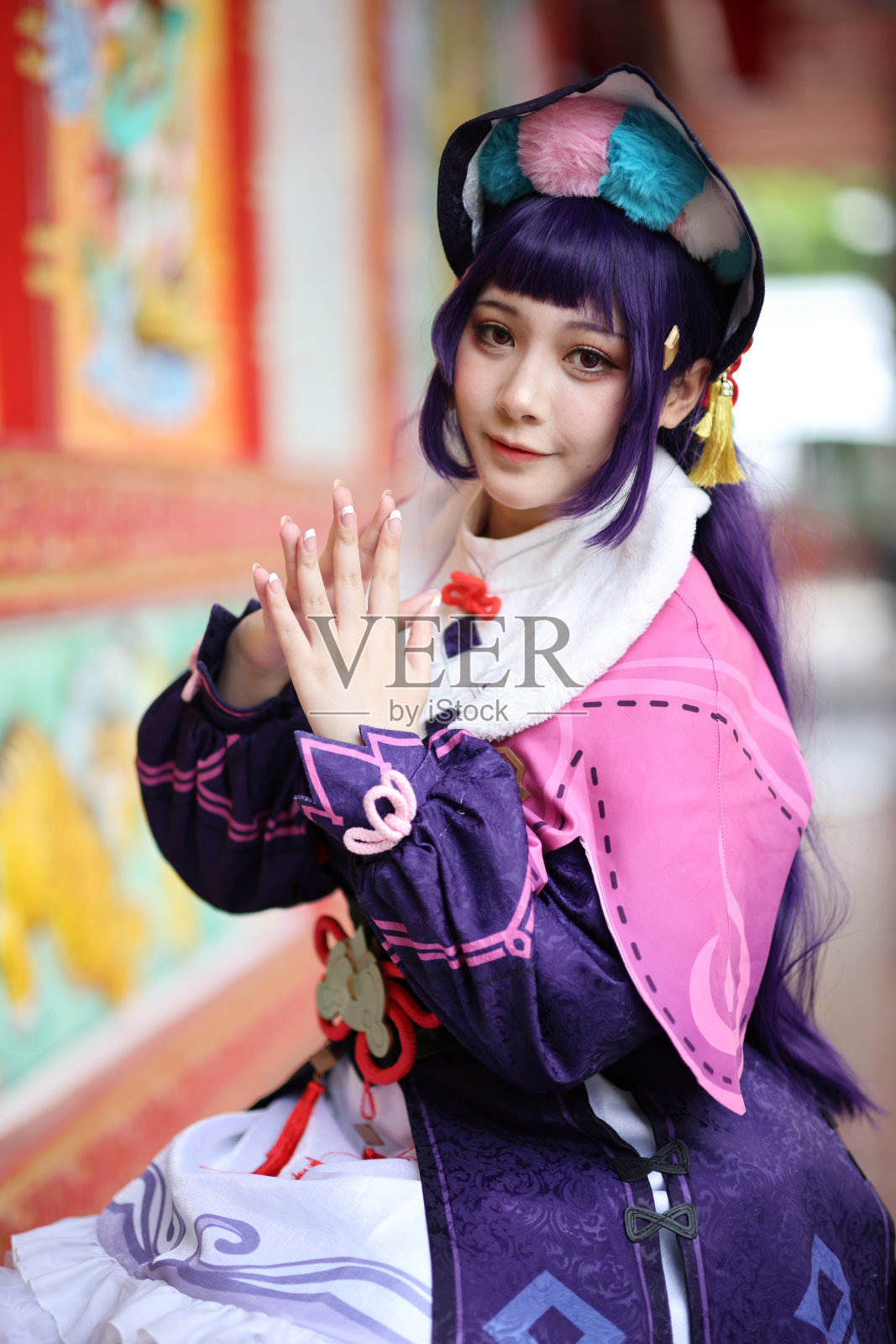 一个美丽的年轻女子的肖像游戏Cosplay与中国服装照片摄影图片