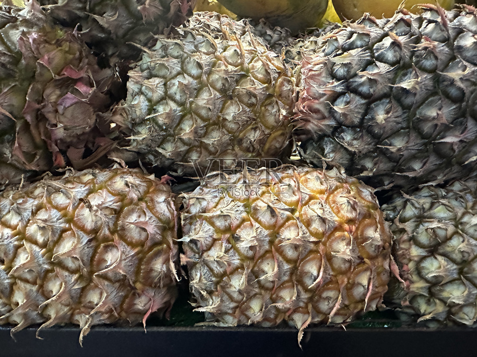 餐桌上当地食物的特写照片摄影图片