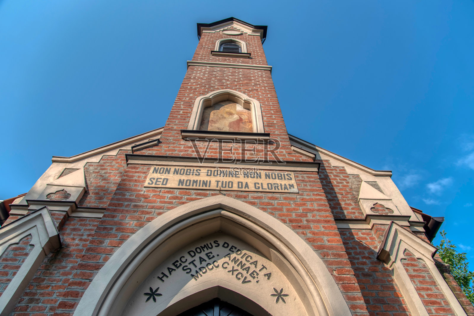 圣安娜教堂位于Radenci公园照片摄影图片