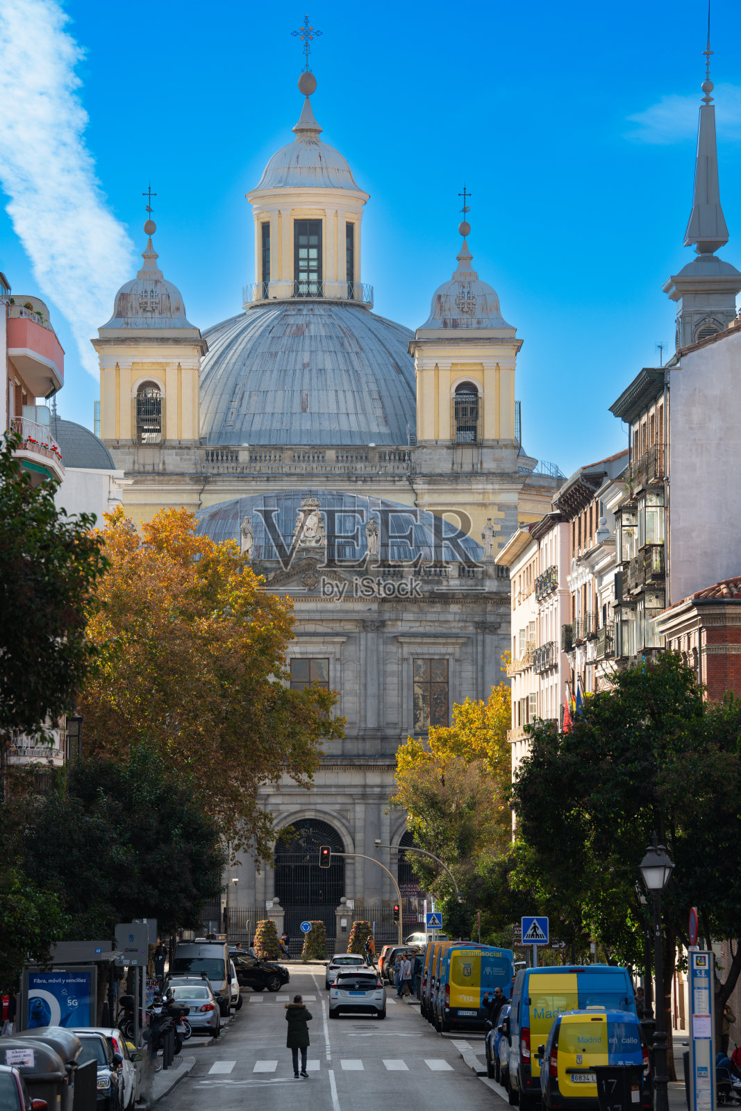 西班牙马德里的大旧金山教堂照片摄影图片