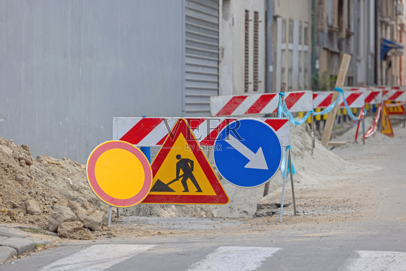 道路标志及街道工程照片摄影图片
