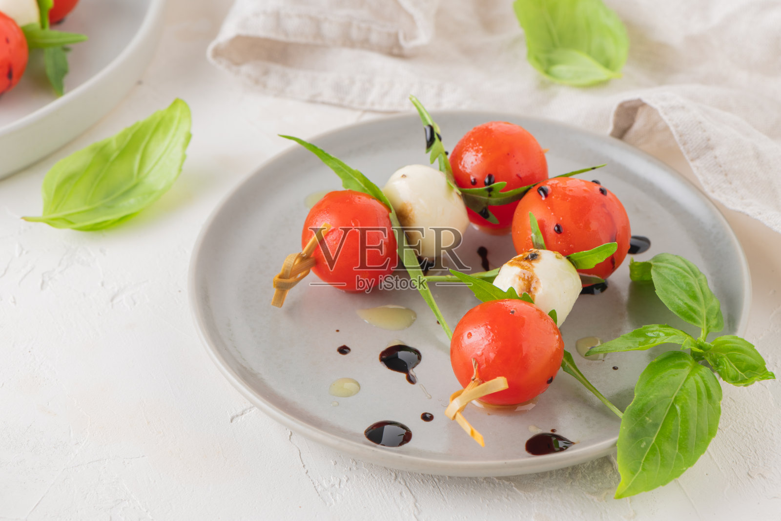 传统的意大利沙拉-卡普里沙律串照片摄影图片