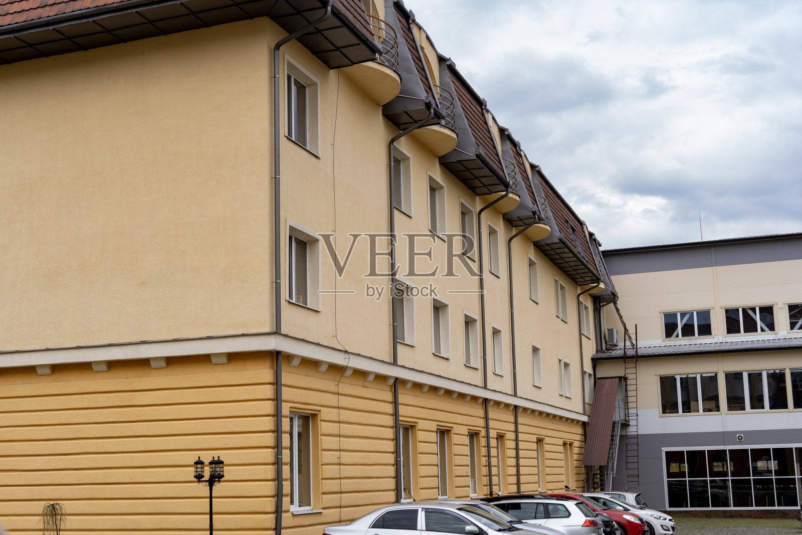 建筑立面，组合式建筑，彩色房屋照片摄影图片